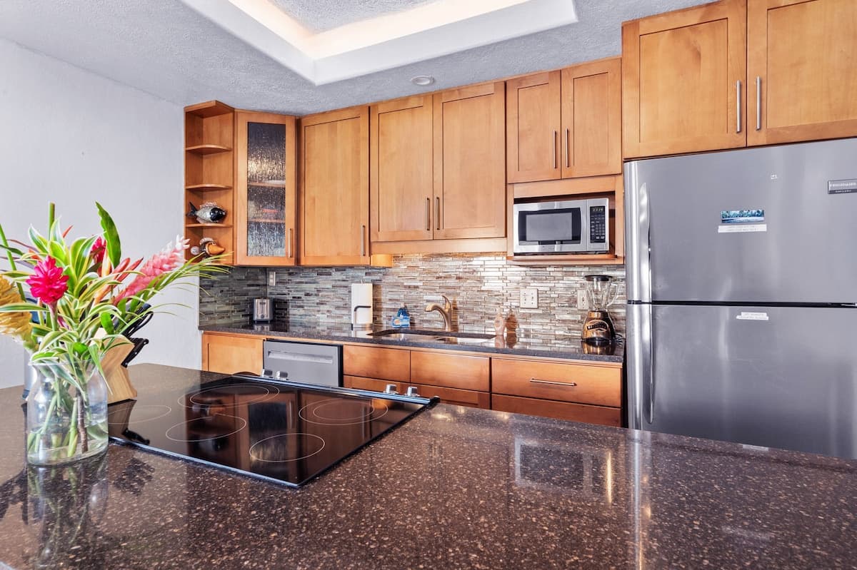 Condo in Kihei · ★4.93 · 3 bedrooms · 5 beds · 2 baths - Photo 5