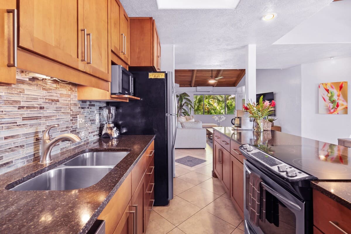 Condo in Kihei · ★4.93 · 3 bedrooms · 5 beds · 2 baths - Photo 4