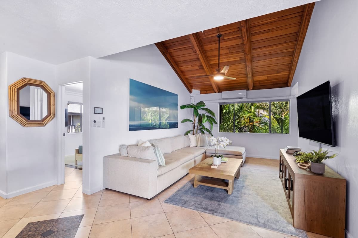 Condo in Kihei · ★4.93 · 3 bedrooms · 5 beds · 2 baths - Photo 2