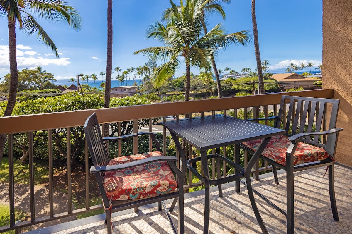 Condo in Kihei · ★4.87 · 1 bedroom · 1 bed · 1 private bath - Photo 4