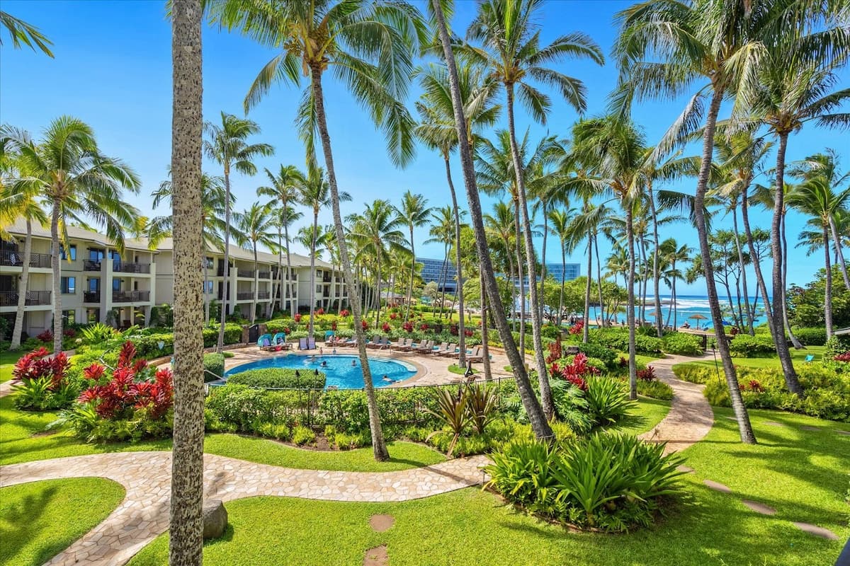 Condo in Kahuku · ★4.93 · 3 bedrooms · 4 beds · 2 private baths - Photo 1