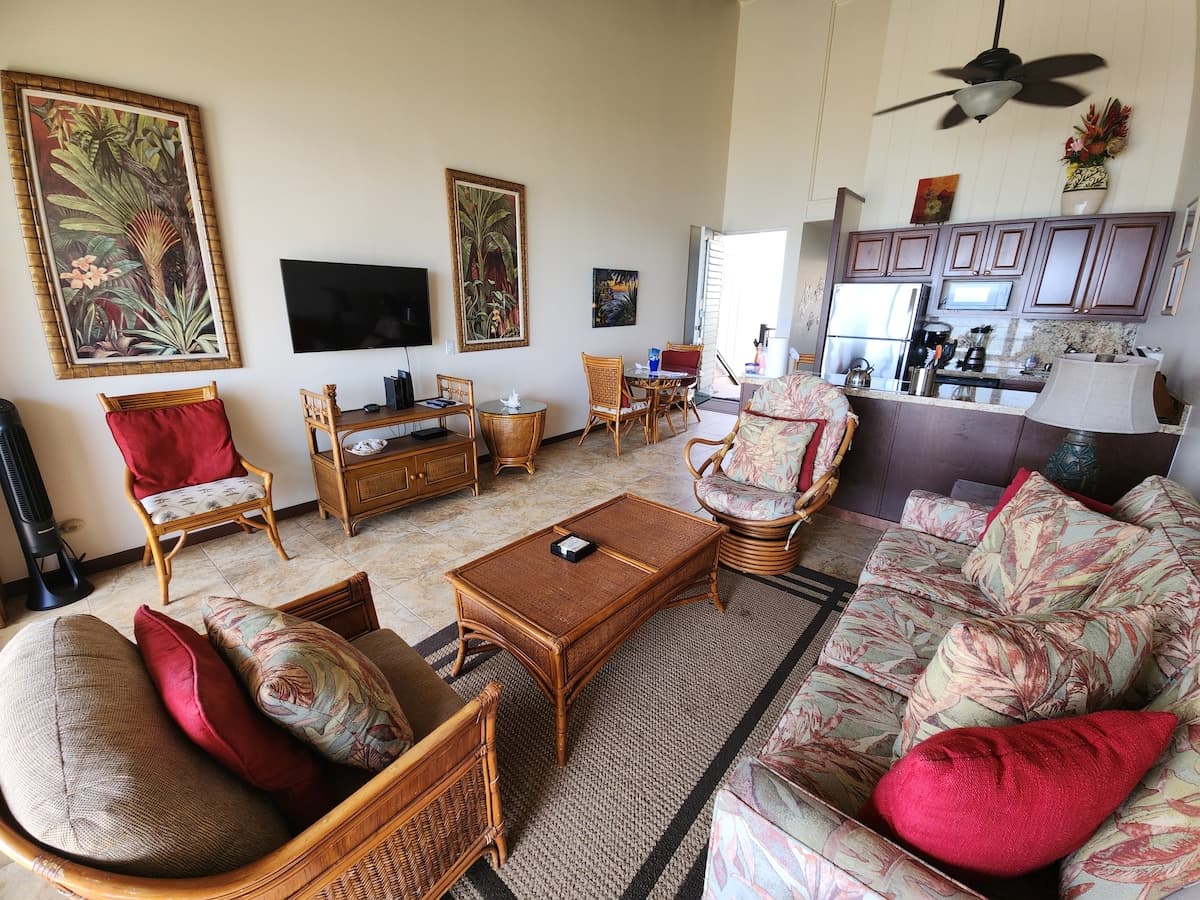 Condo in Lahaina · ★4.93 · 1 bedroom · 1 bed · 1 private bath - Photo 2