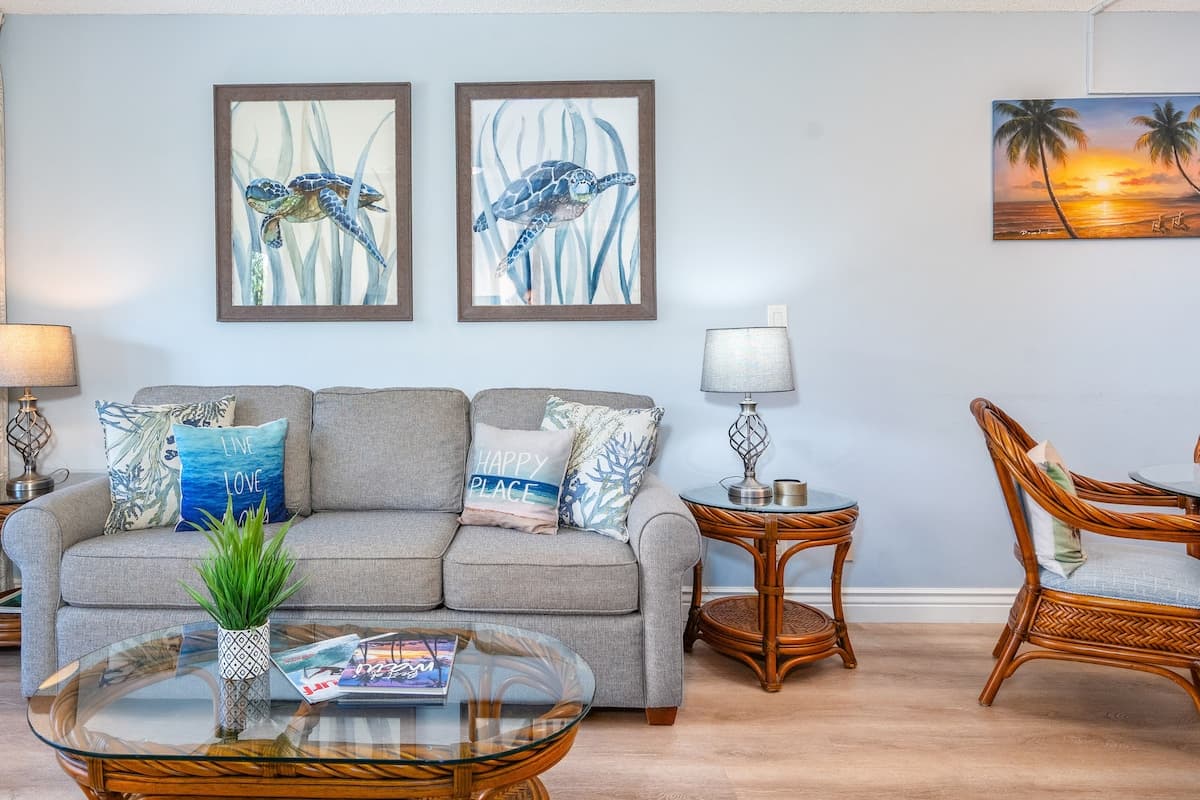 Condo in Kihei · ★4.93 · 1 bedroom · 2 beds · 1 private bath - Photo 4