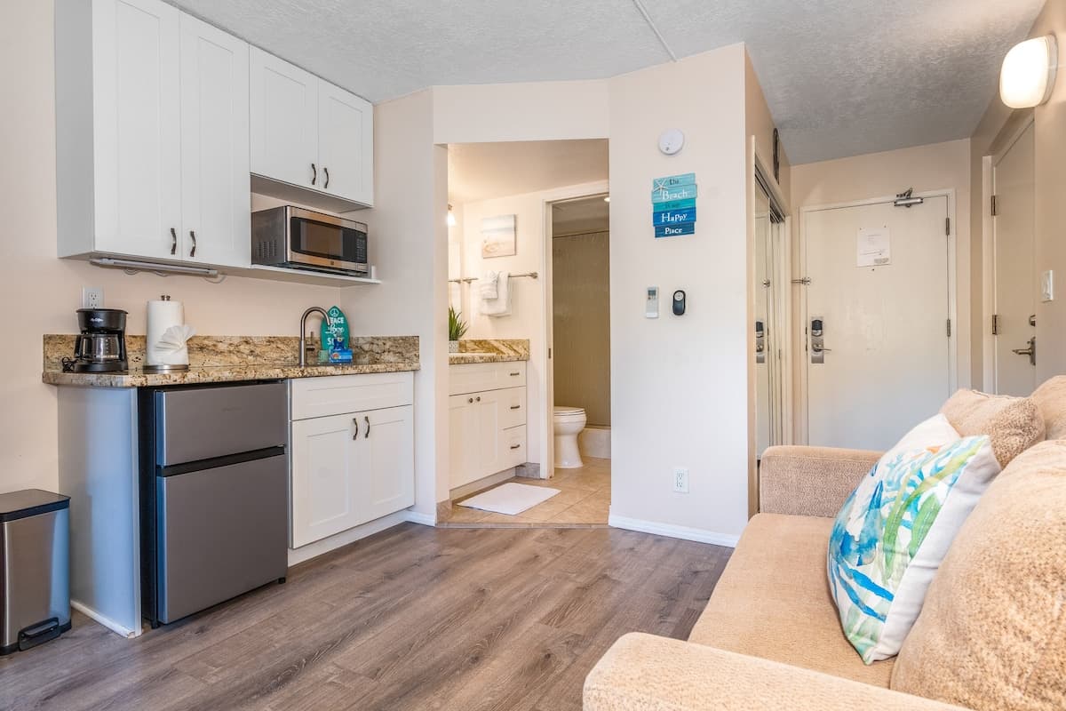 Condo in Kihei · ★4.81 · Studio · 1 bed · 1 private bath - Photo 3