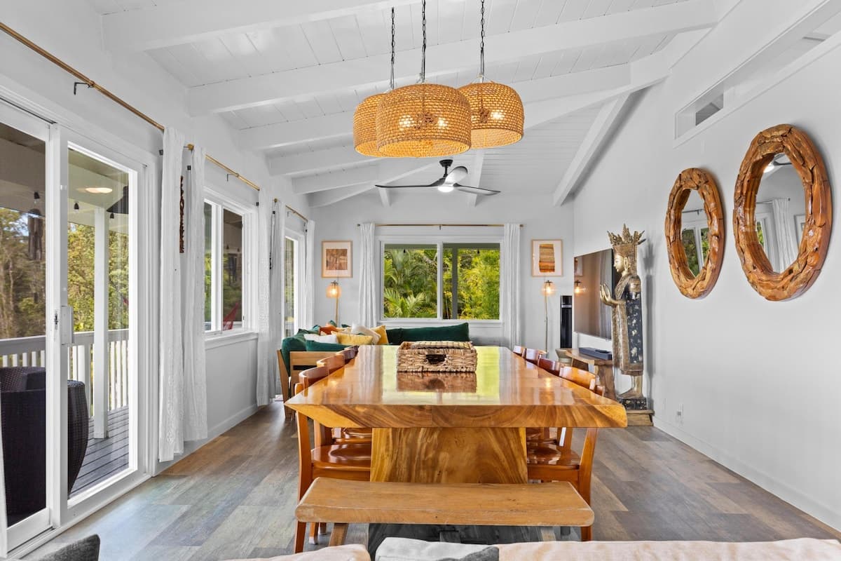 Villa in Pahoa · ★4.99 · 5 bedrooms · 9 beds · 5 baths - Photo 4