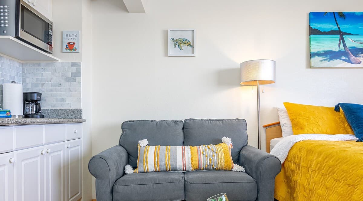 2B/2B/37th fl Amazing Ocean view condo w/kitchen - Photo 3