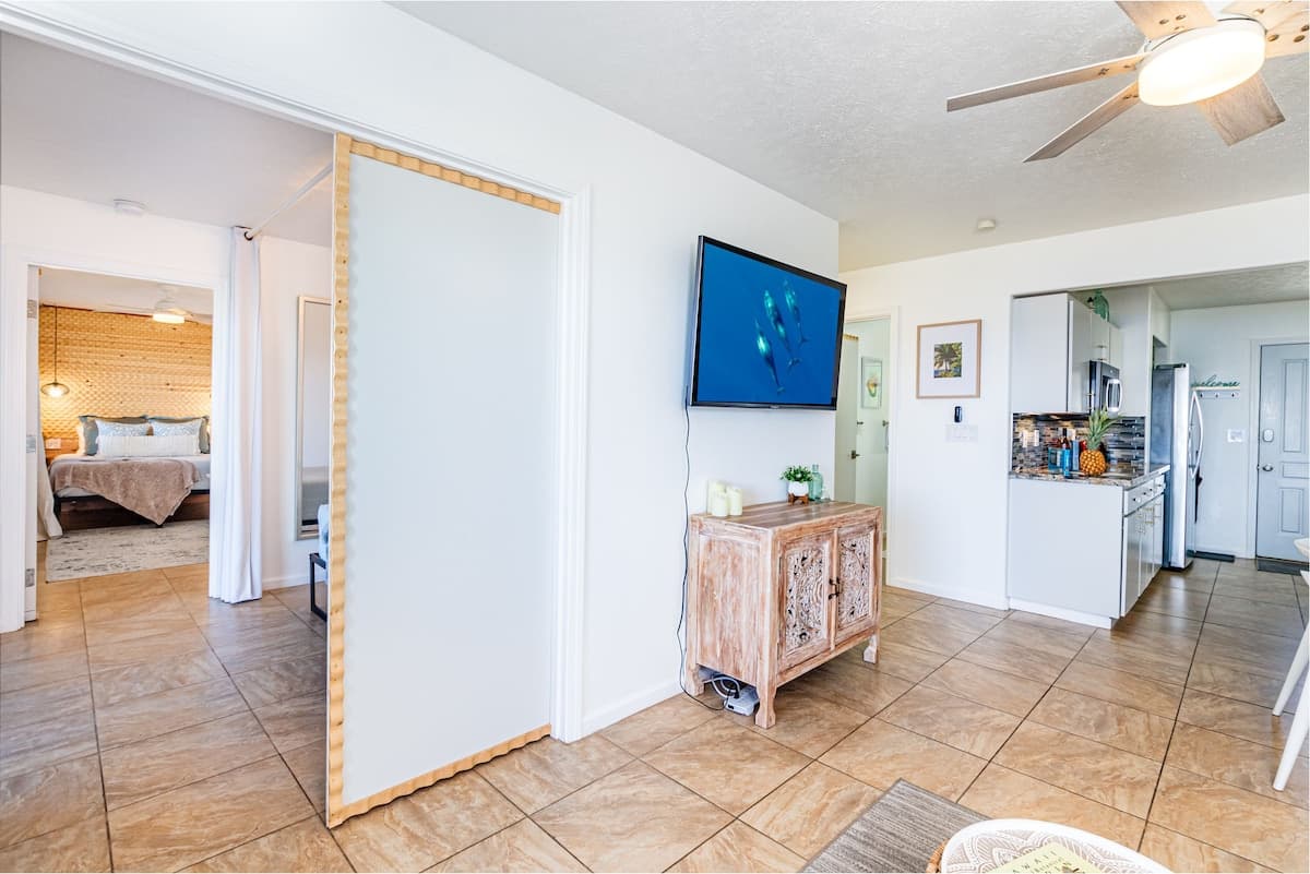 Home in Keaau · ★4.95 · 2 bedrooms · 3 beds · 1 bath - Photo 5