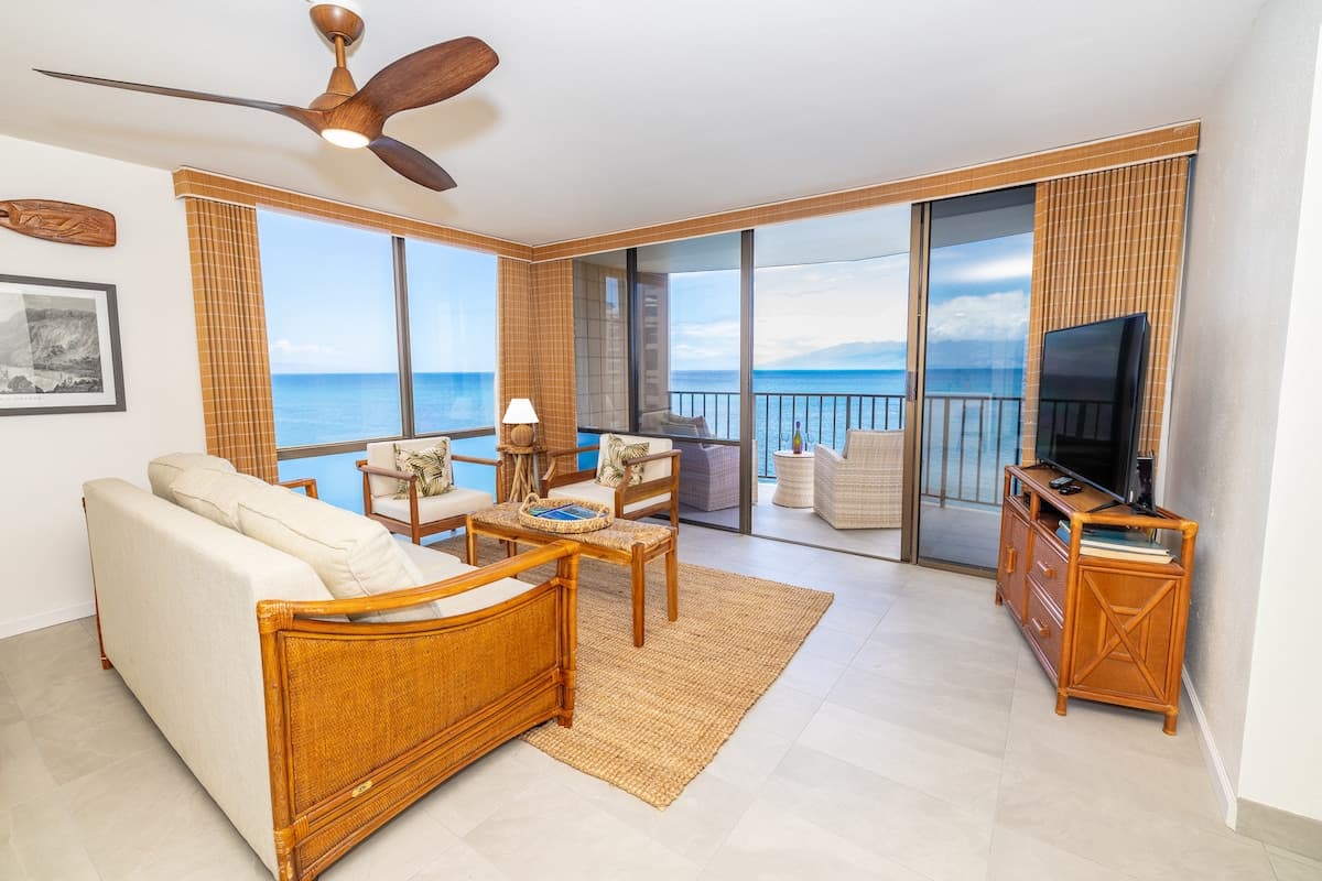 Whales Watch180 Ocean views/Lux Remodel/Beach/AC - Photo 1