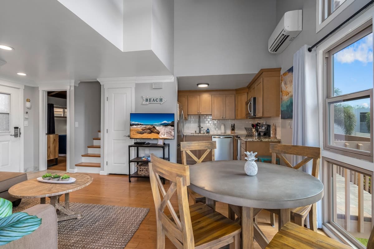 Condo in Kihei · ★4.97 · 2 bedrooms · 2 beds · 2 baths - Photo 4