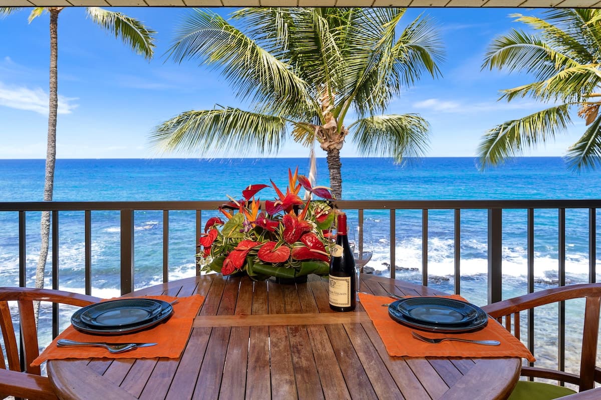 Condo in Kailua-Kona · ★4.97 · 2 bedrooms · 3 beds · 2 private baths - Photo 1