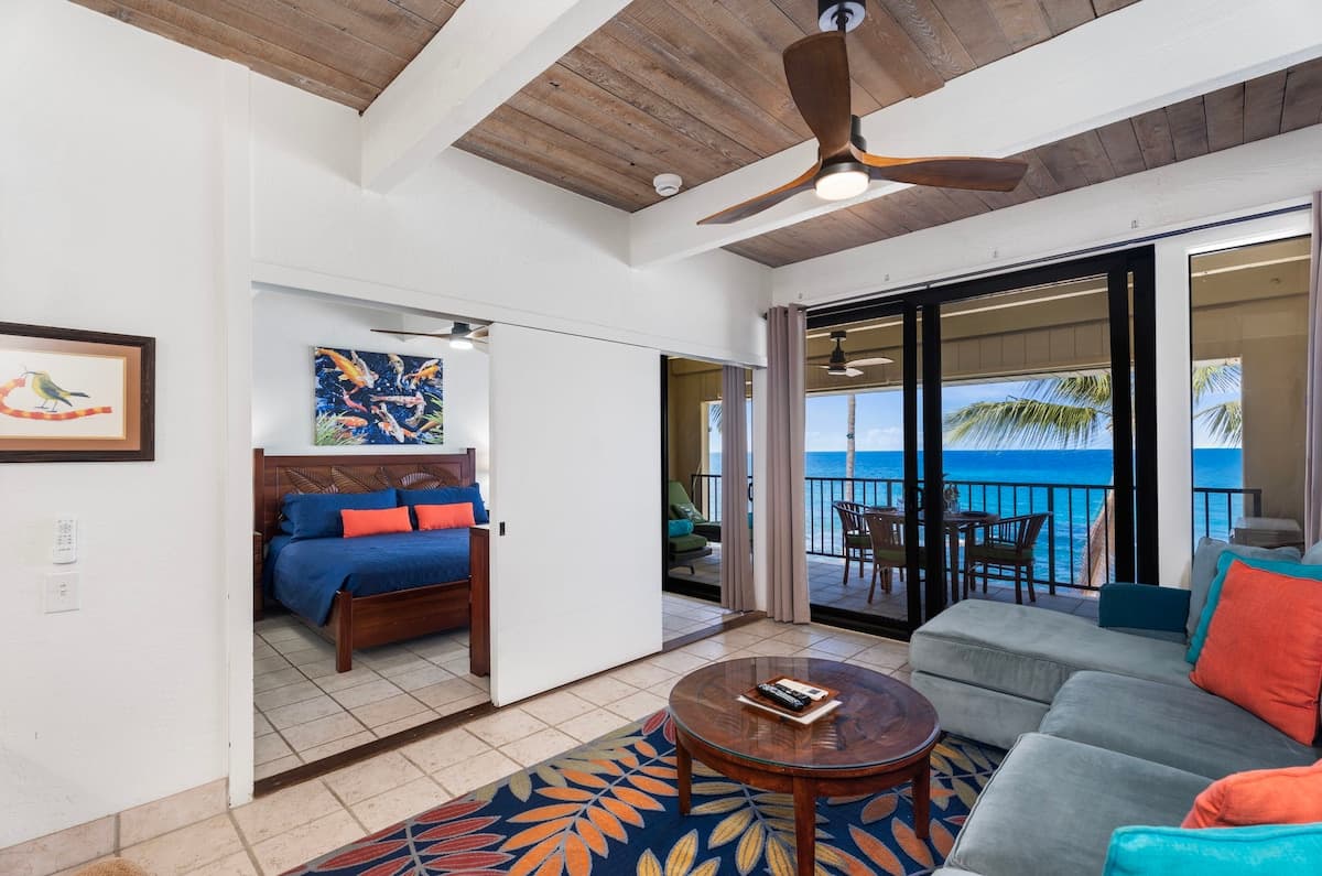 Condo in Kailua-Kona · ★4.97 · 2 bedrooms · 3 beds · 2 private baths - Photo 3