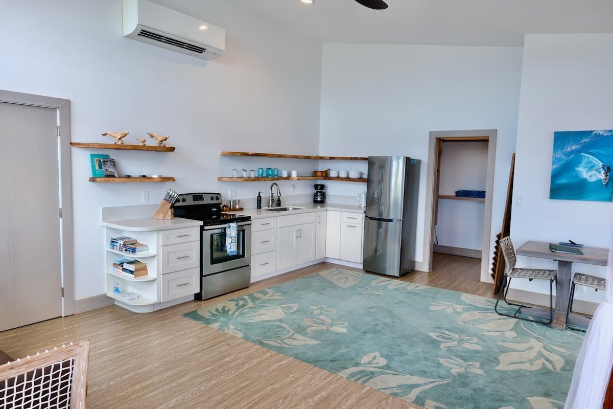 Ocean Views Studio - 100 Foot Wave Getaways - Photo 3