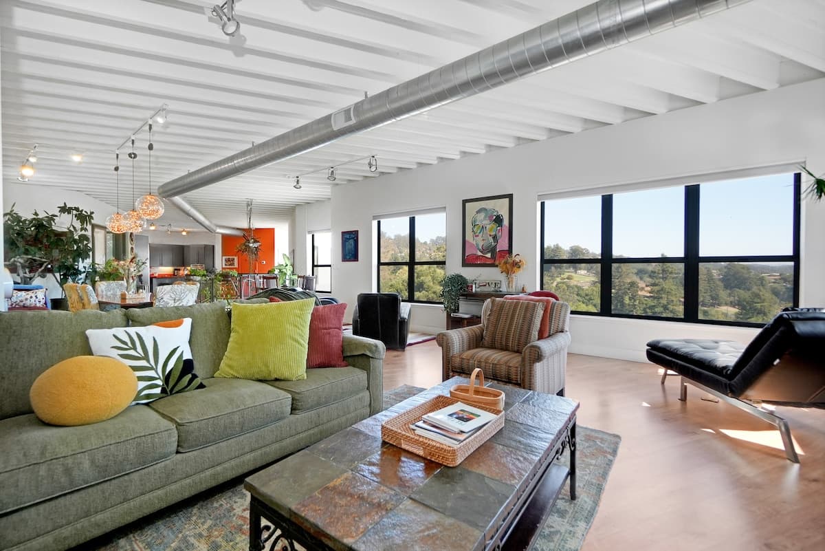 Enlightenment House Hillside Retreat with Views - Photo 5