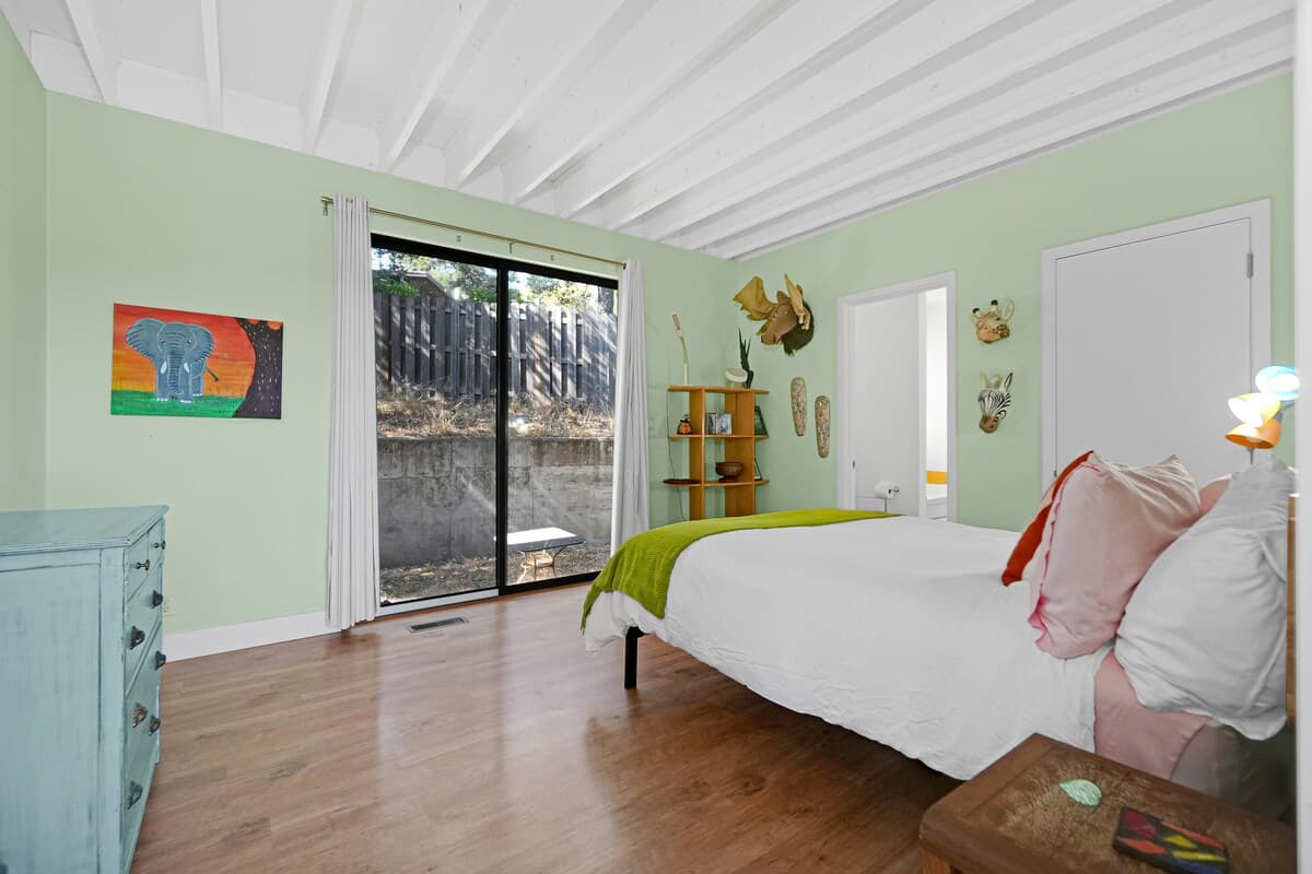 Enlightenment House Hillside Retreat with Views - Photo 4