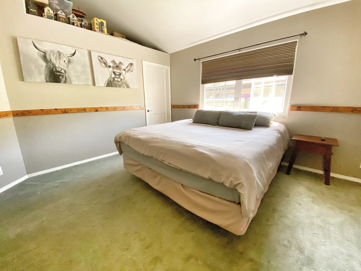 Home in Holualoa · ★4.92 · 4 bedrooms · 5 beds · 3.5 private baths - Photo 3