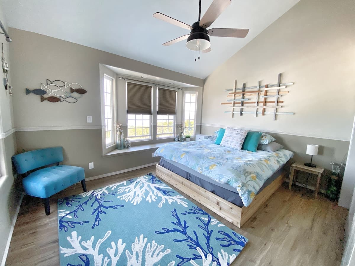 Home in Holualoa · ★4.92 · 4 bedrooms · 5 beds · 3.5 private baths - Photo 2