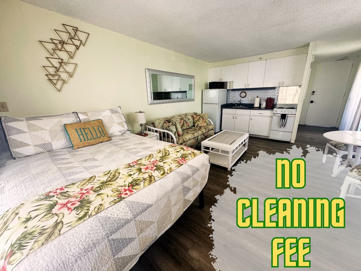 Condo in Honolulu · ★4.68 · Studio · 2 beds · 1 private bath - Photo 1