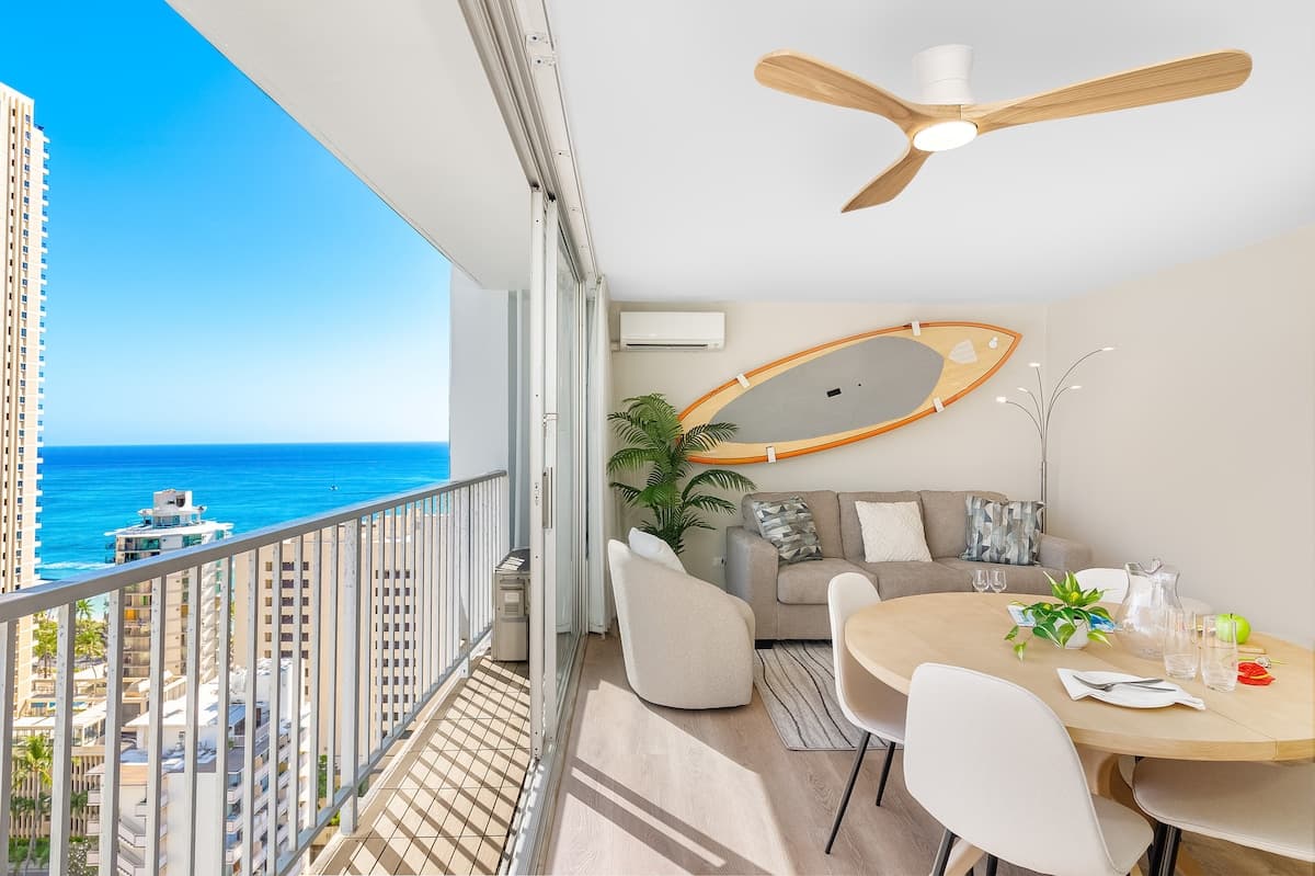 Condo in Honolulu · ★4.77 · Studio · 2 beds · 1 private bath - Photo 1