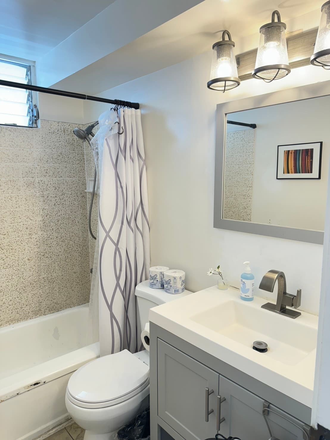 Condo in Honolulu · ★4.8 · Studio · 1 bed · 1 private bath - Photo 4