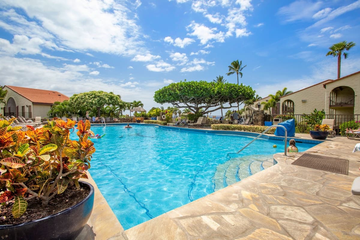 Condo in Kihei · ★4.89 · 2 bedrooms · 3 beds · 2 private baths - Photo 2