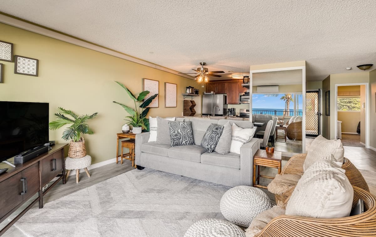 Condo in Kailua-Kona · ★4.95 · 2 bedrooms · 4 beds · 2 baths - Photo 4