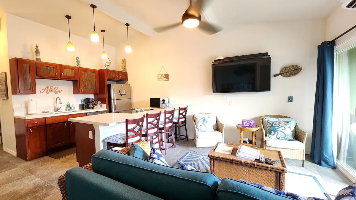 Condo in Kapaa · ★4.95 · 2 bedrooms · 2 beds · 1.5 private baths - Photo 5