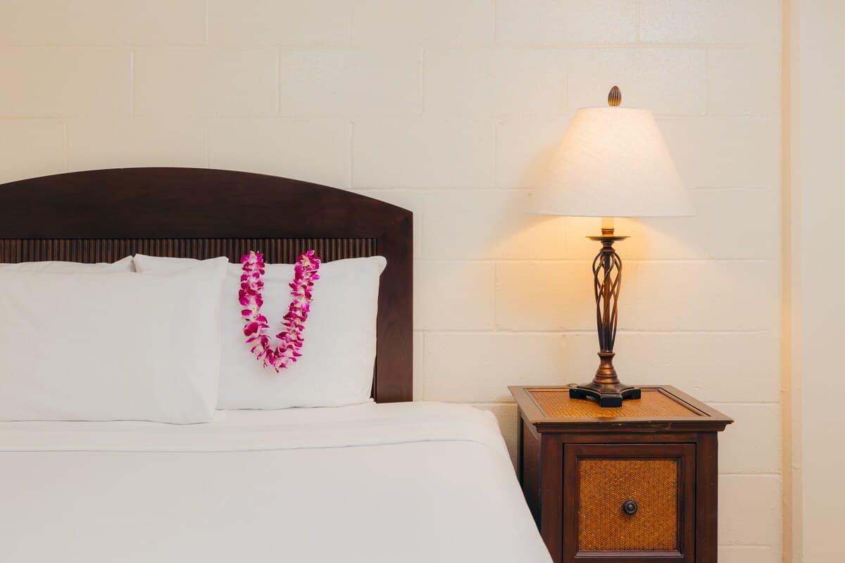 Hotel in Honolulu · ★4.13 · Studio · 2 beds · 1 private bath - Photo 2