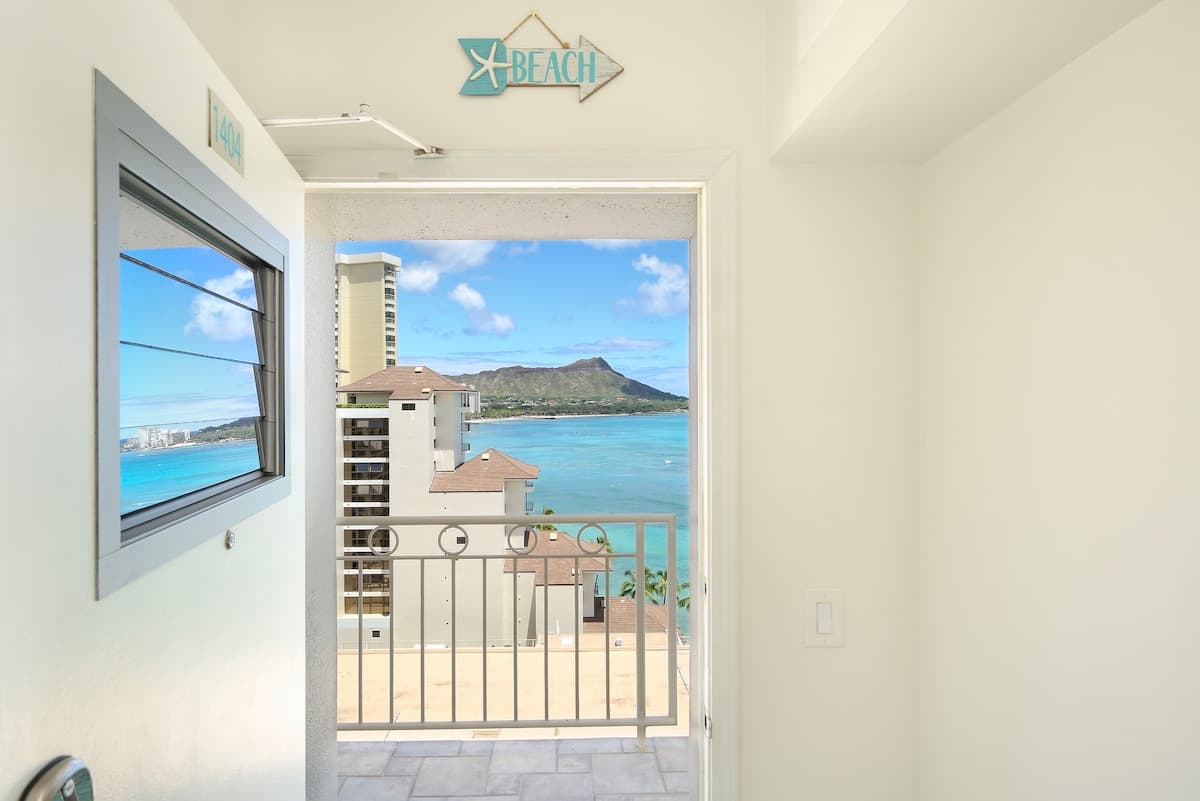 Condo in Honolulu · ★5.0 · Studio · 1 bed · 1 private bath - Photo 5