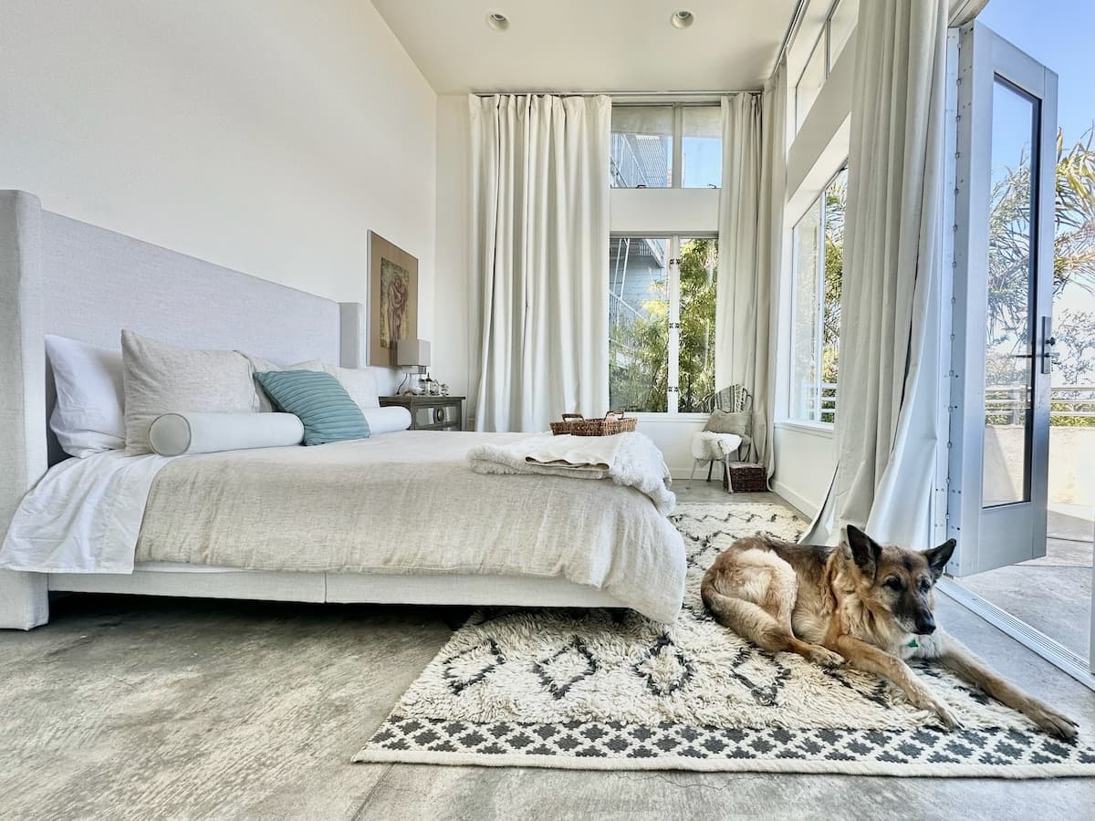 Artist-Designed Villa with Panoramic Bay Views - Photo 1