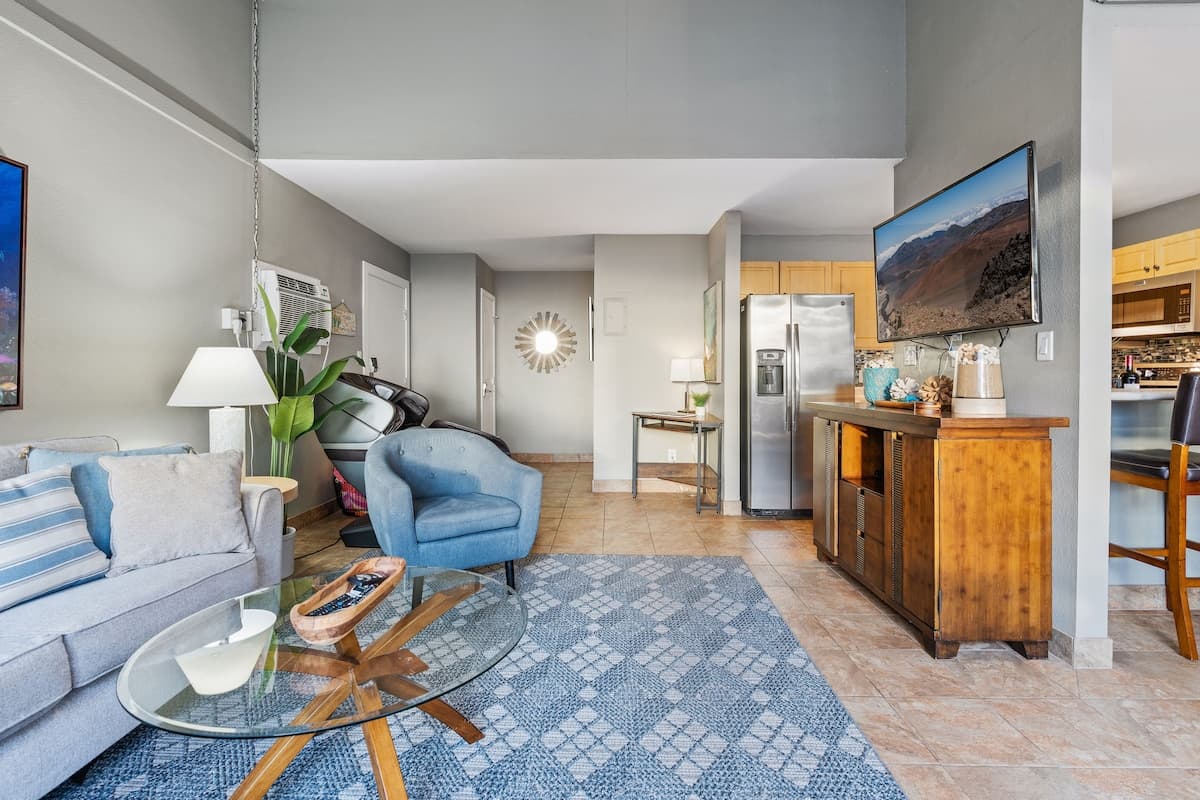 Condo in Kihei · ★4.93 · 2 bedrooms · 3 beds · 1 bath - Photo 3
