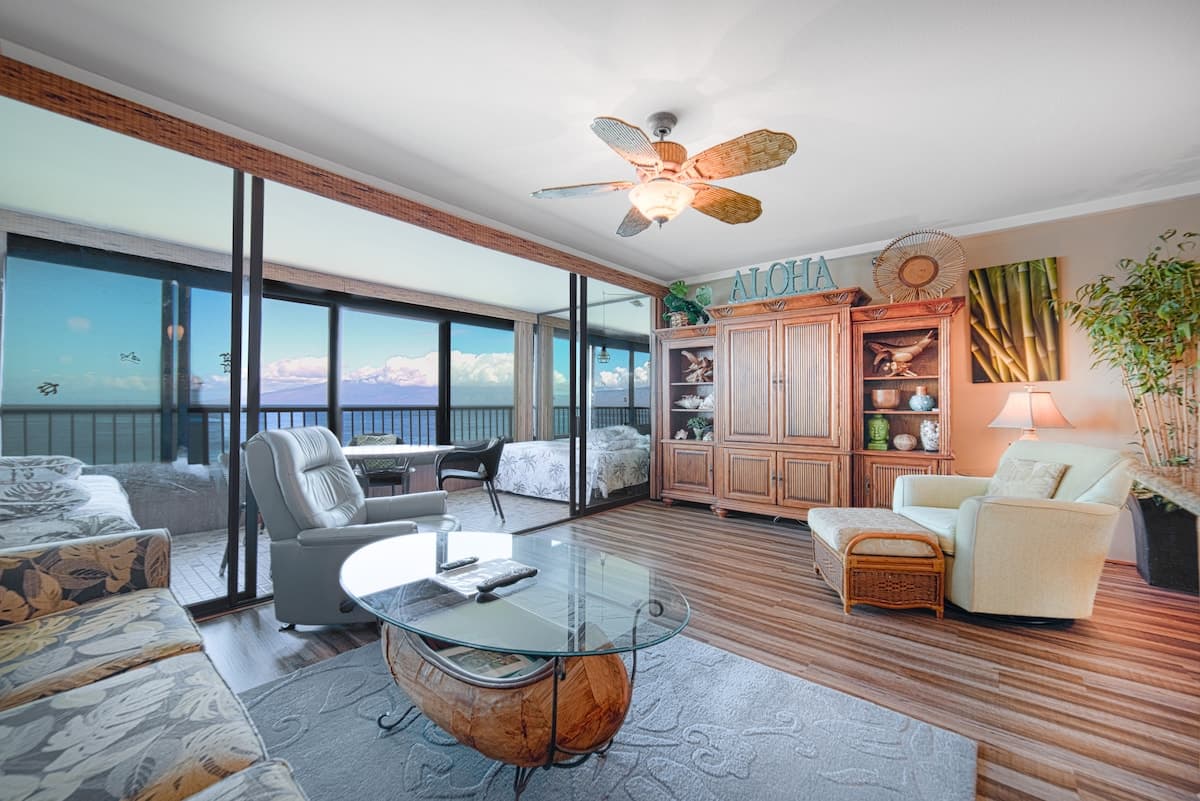 Condo in Lahaina · ★4.63 · 1 bedroom · 2 beds · 1 bath - Photo 1