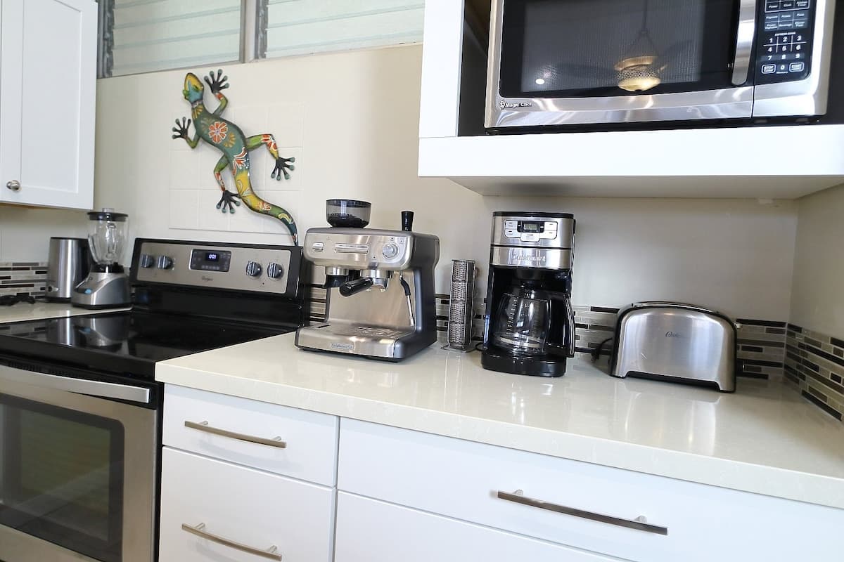 Condo in Kihei · ★4.96 · 2 bedrooms · 3 beds · 2 baths - Photo 5