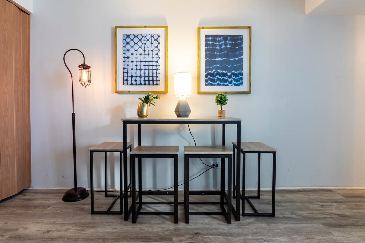 Condo in Honolulu · ★4.65 · 1 bedroom · 2 beds · 1 private bath - Photo 4