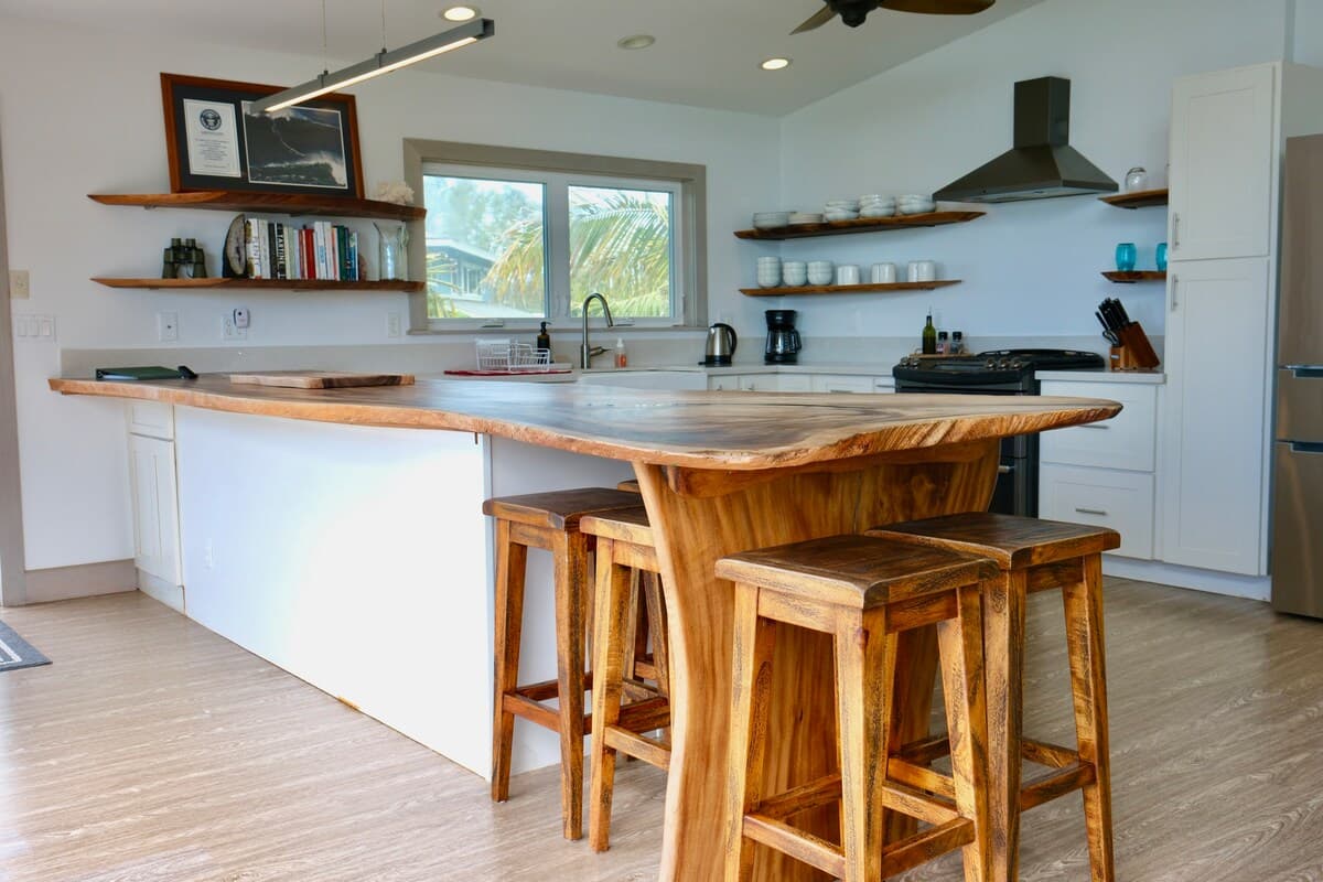 Home in Waialua · ★4.98 · 2 bedrooms · 2 beds · 1.5 private baths - Photo 2