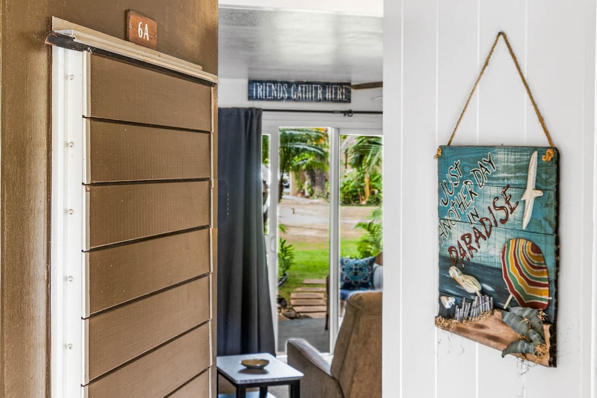 Condo in Lahaina · ★4.67 · 1 bedroom · 2 beds · 1 bath - Photo 4