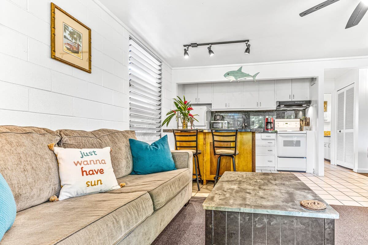 Condo in Lahaina · ★4.67 · 1 bedroom · 2 beds · 1 bath - Photo 3