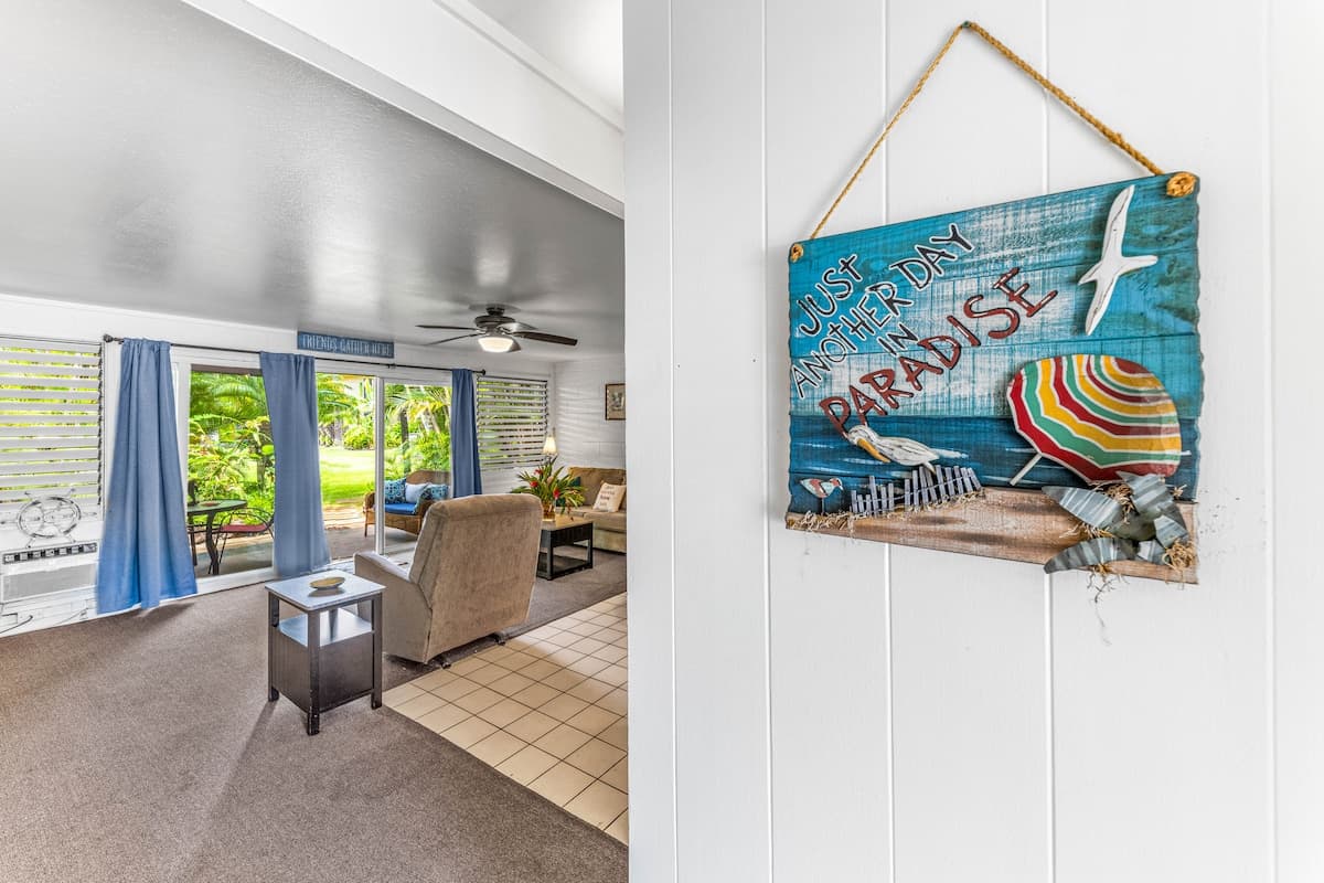 Condo in Lahaina · ★4.67 · 1 bedroom · 2 beds · 1 bath - Photo 5