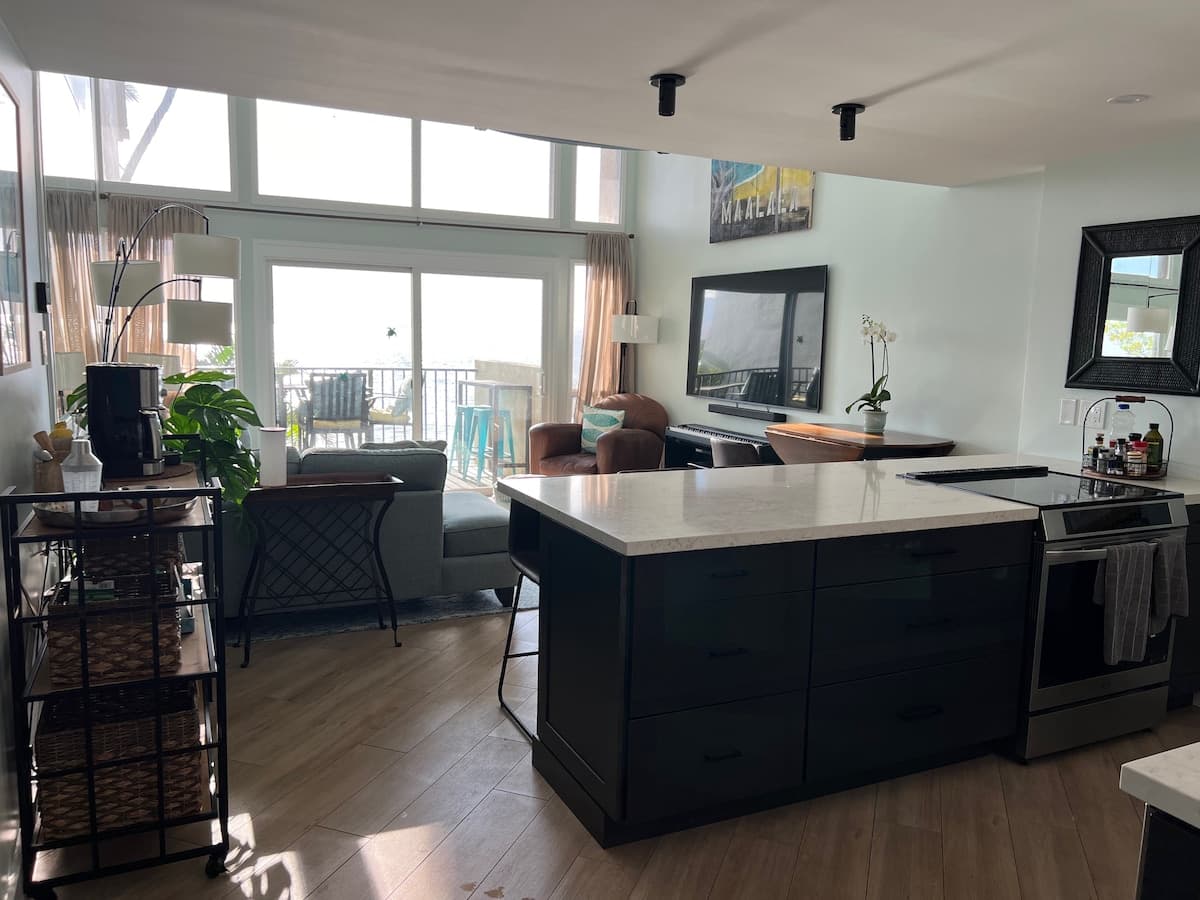 Condo in Wailuku · ★4.95 · 2 bedrooms · 3 beds · 2 baths - Photo 4