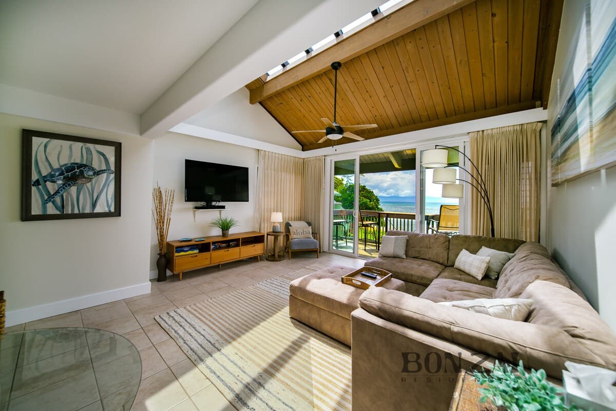 Condo in Lahaina · ★4.97 · 3 bedrooms · 5 beds · 2 private baths - Photo 4