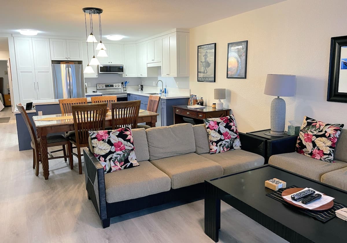Condo in Kailua-Kona · ★4.94 · 2 bedrooms · 2 beds · 2 baths - Photo 3