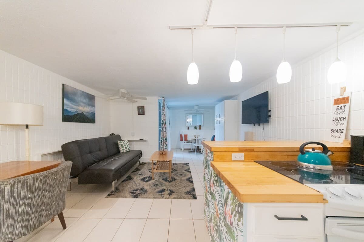 Condo in Hauula · ★4.65 · 1 bedroom · 2 beds · 1 private bath - Photo 4
