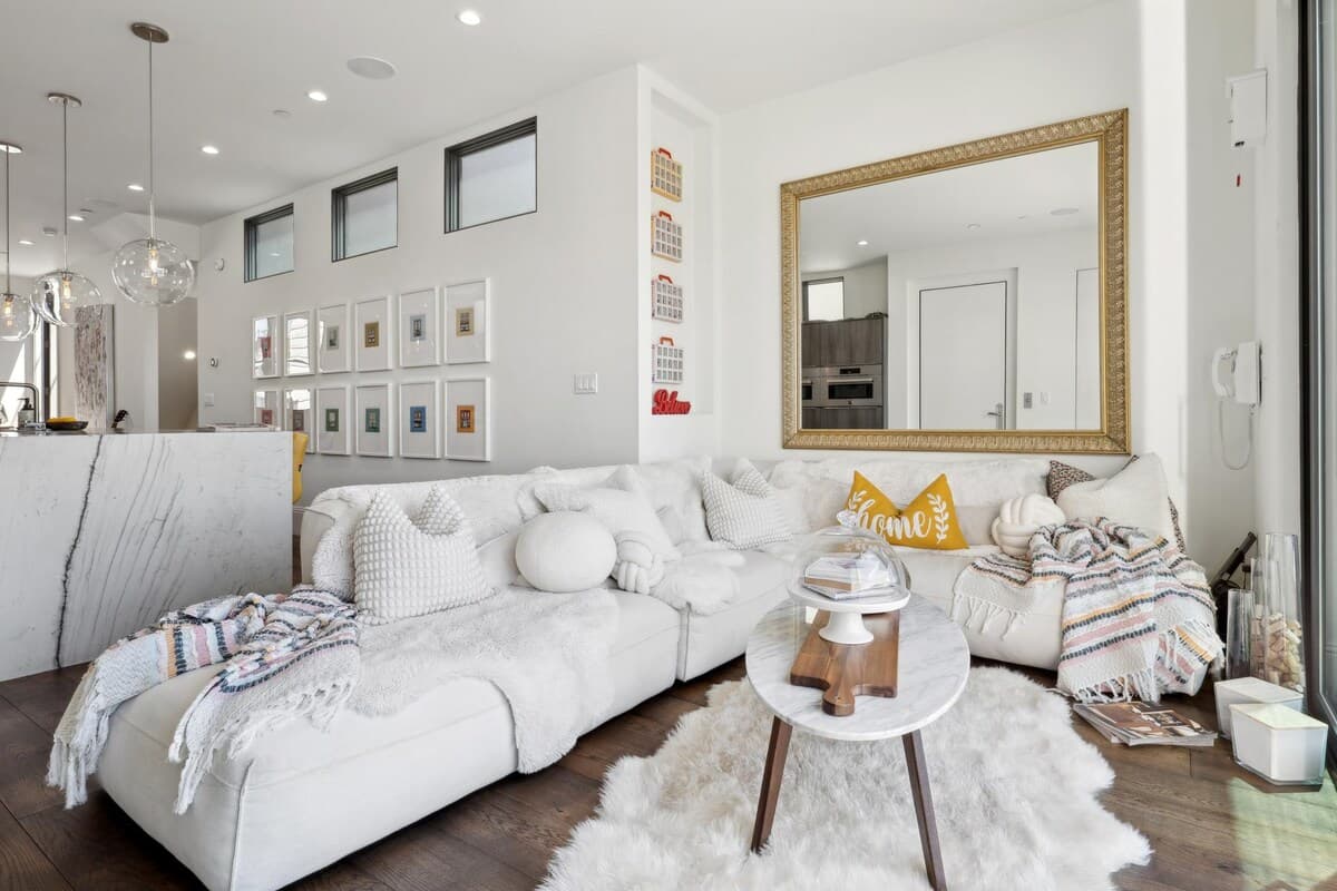 North Beach Penthouse with Rooftop Sky Lounge - Photo 3