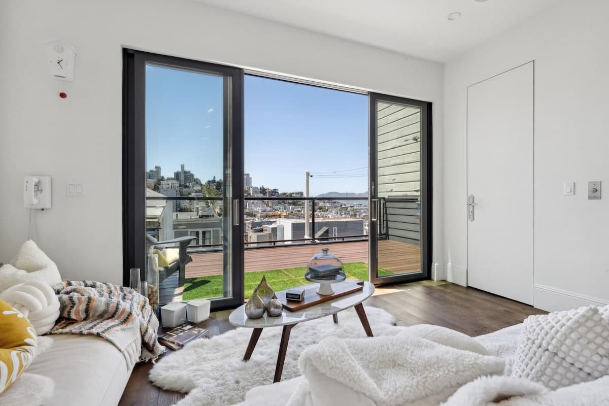 North Beach Penthouse with Rooftop Sky Lounge - Photo 4