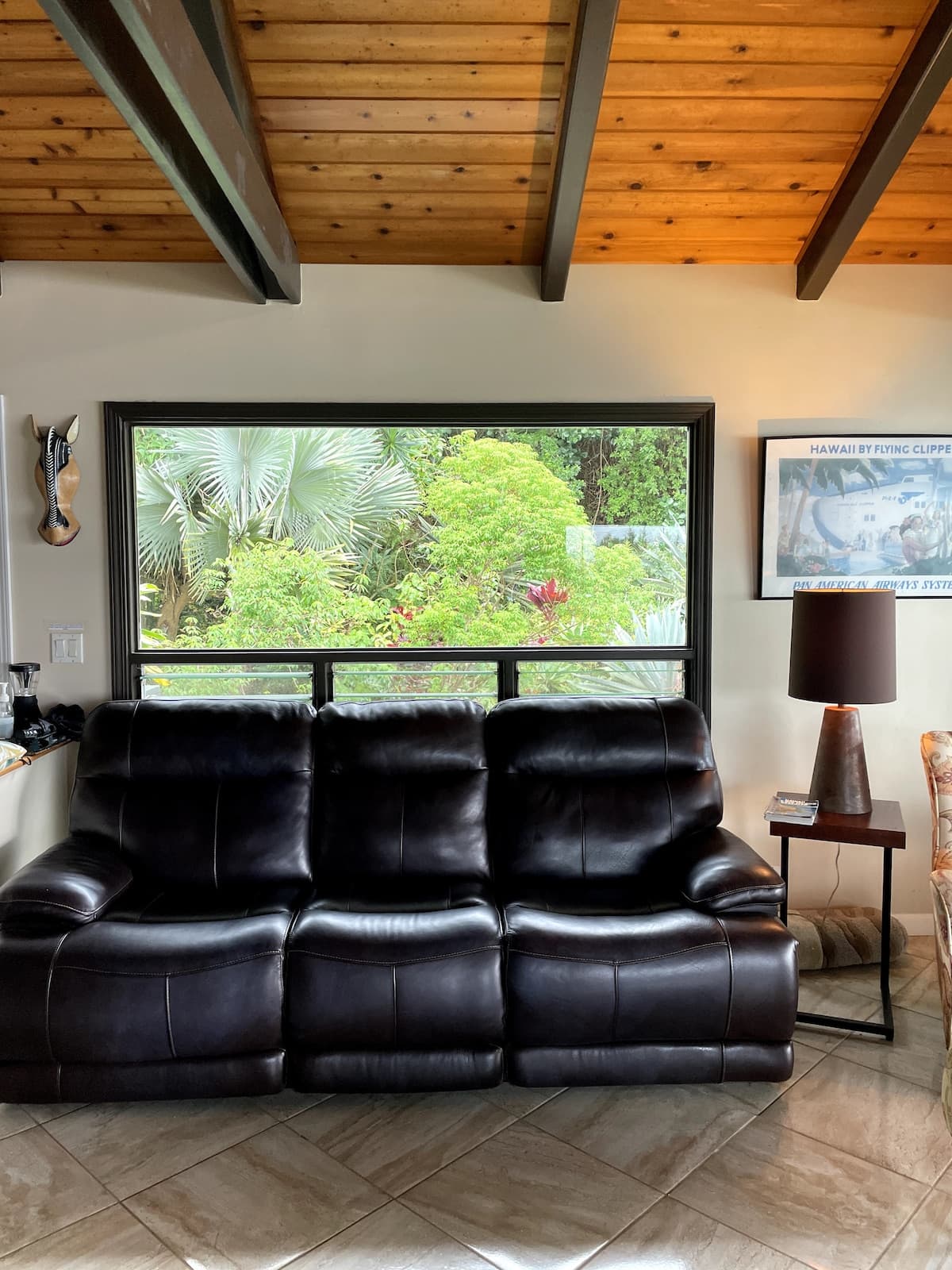 Home in Captain Cook · ★4.94 · 3 bedrooms · 3 beds · 2 private baths - Photo 4