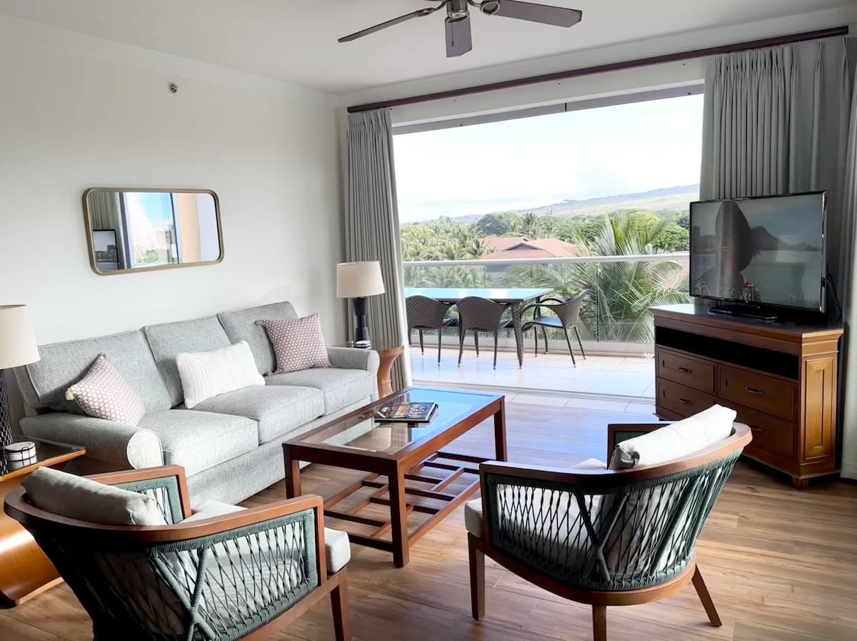 Condo in Lahaina · ★5.0 · 2 bedrooms · 3 beds · 2 baths - Photo 3