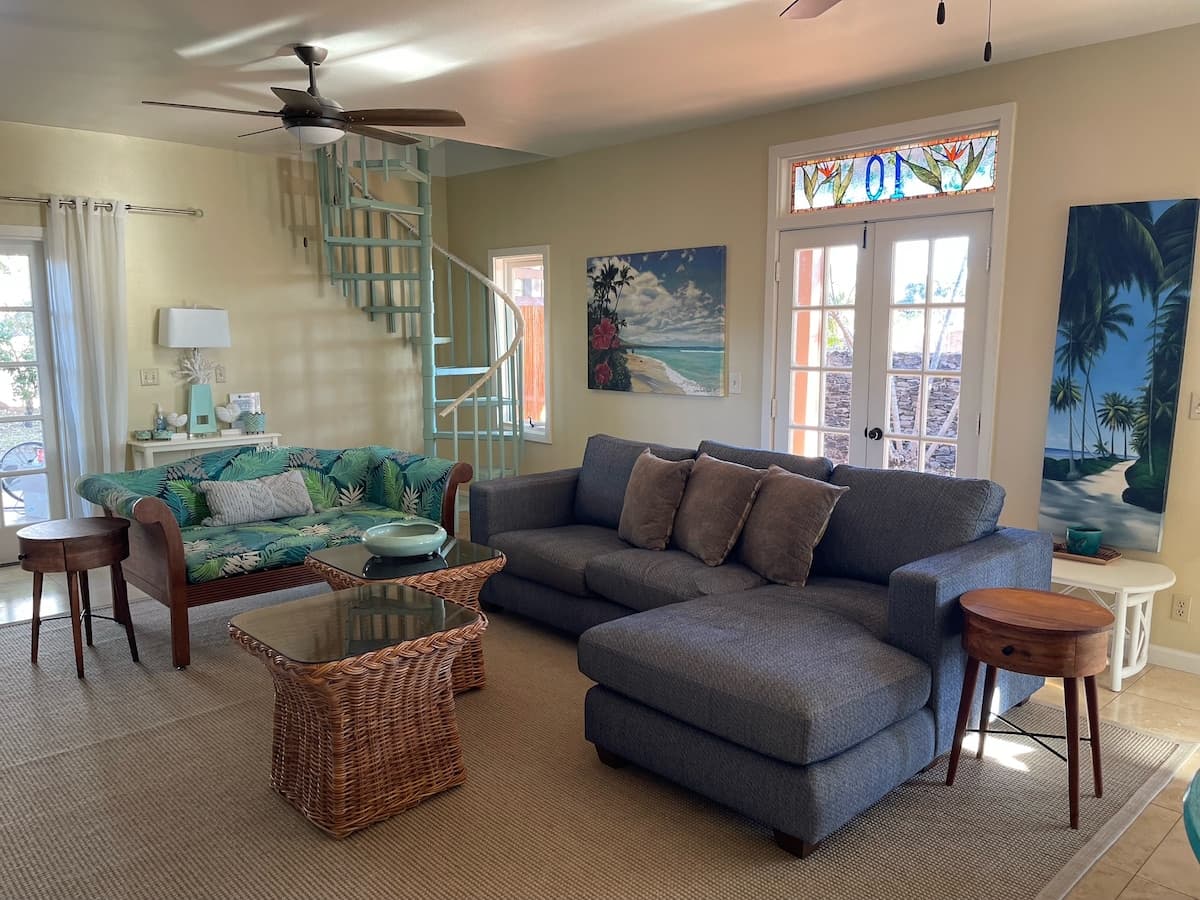 Home in Lahaina · ★4.91 · 4 bedrooms · 4 beds · 2 baths - Photo 4
