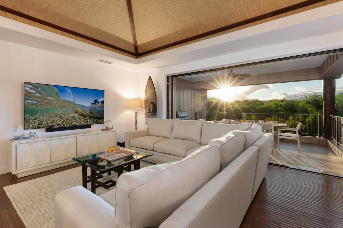 Home in Waimea · ★5.0 · 4 bedrooms · 6 beds · 3.5 private baths - Photo 3