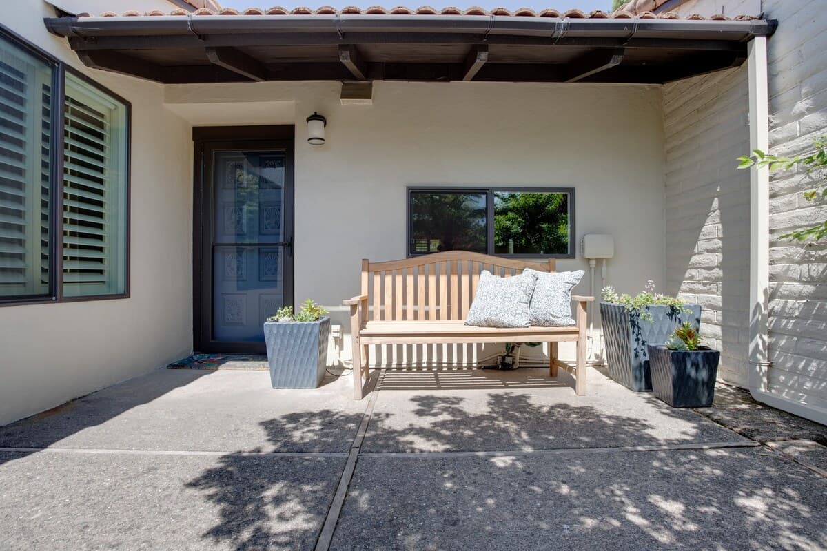 Silverado Fairway Townhome with Pool Access - Photo 2