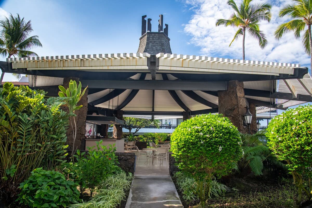 Condo in Kailua-Kona · ★4.0 · 1 bedroom · 2 beds · 1 bath - Photo 3