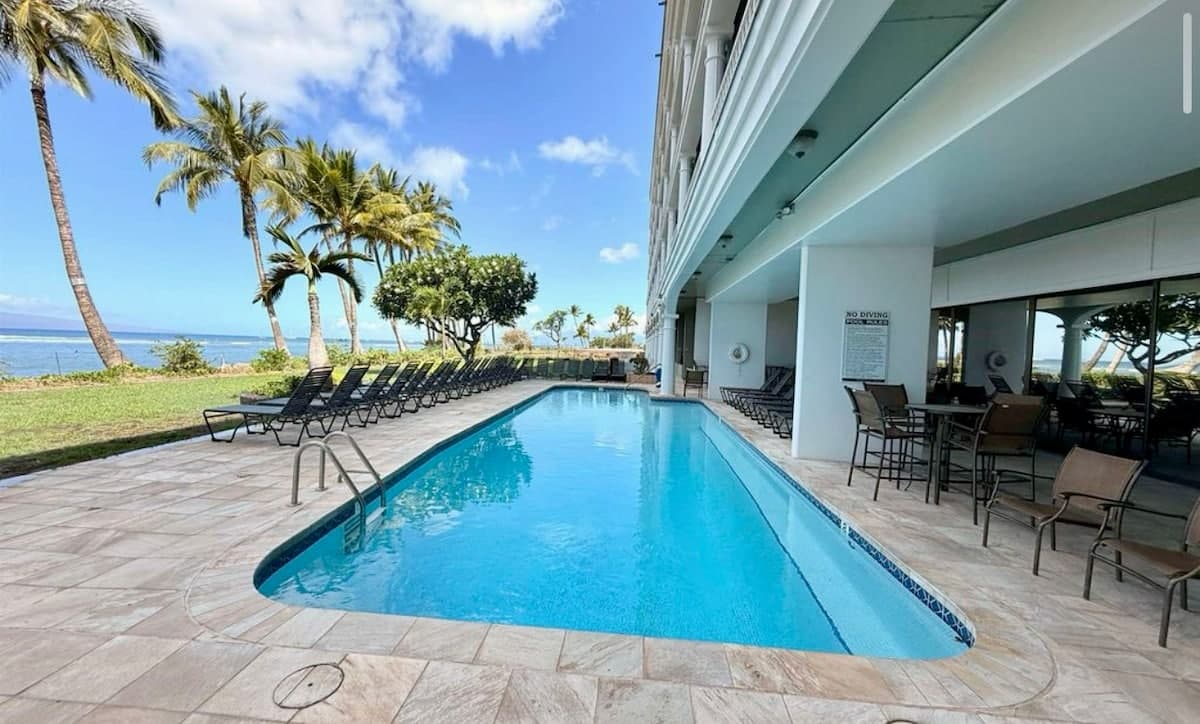 Condo in Lahaina · ★4.95 · Studio · 1 bed · 1 bath - Photo 4
